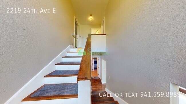 Building Photo - 2219 24th Ave E