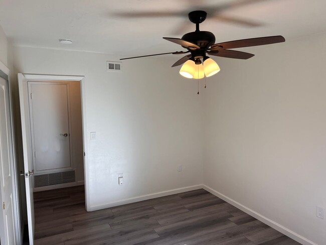 Building Photo - AVAILABLE NOW: Freshly remodeled 4 bedroom...