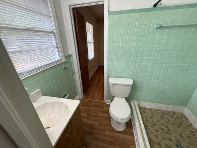 Building Photo - 1235 Evergreen Avenue