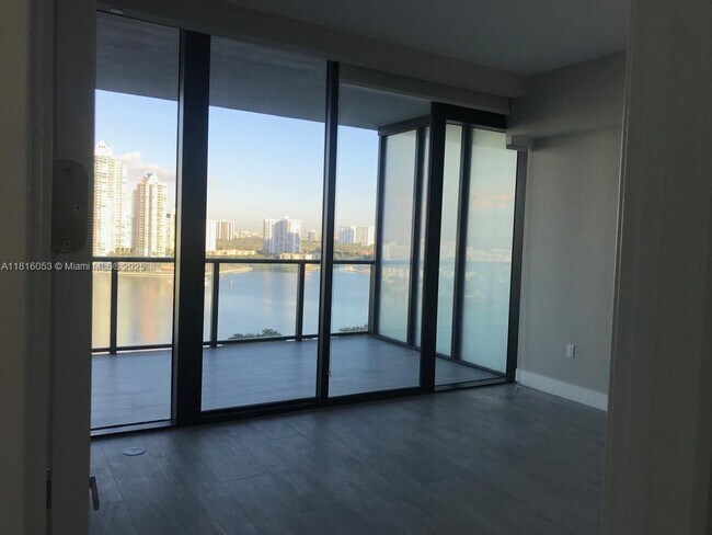 Building Photo - 5000 Island Estates Dr