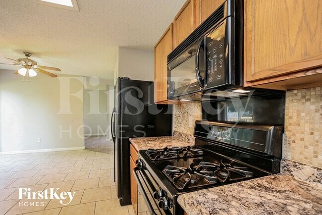 Building Photo - 19553 Tradewinds Dr
