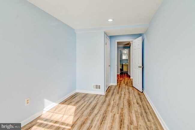 Building Photo - 4472 Ruggles Ct