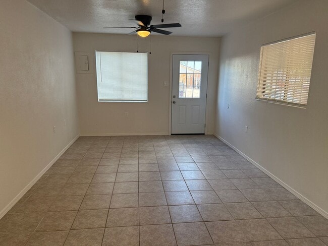 Building Photo - Remodeled 3 Br, 2 Ba, with major appliances