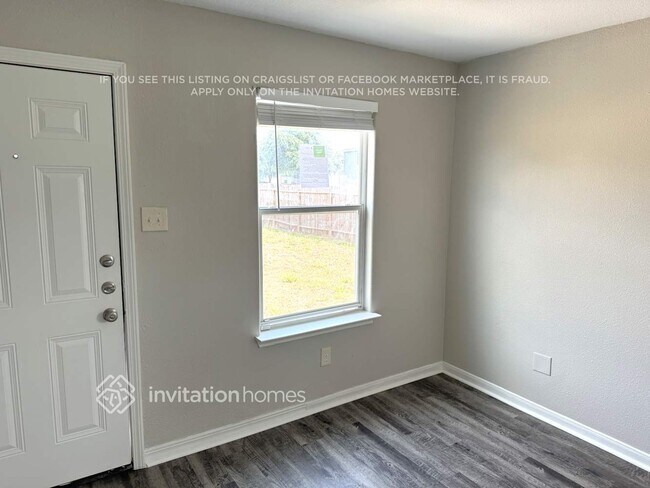 Building Photo - 3827 Middlecrest Ln