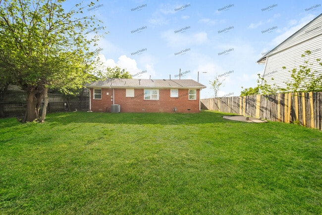 Building Photo - 5910 S Ross Ave