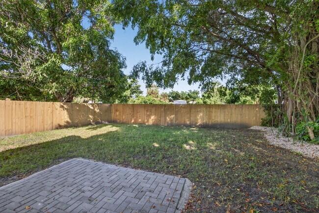 Building Photo - 3108 Greenwood Ave