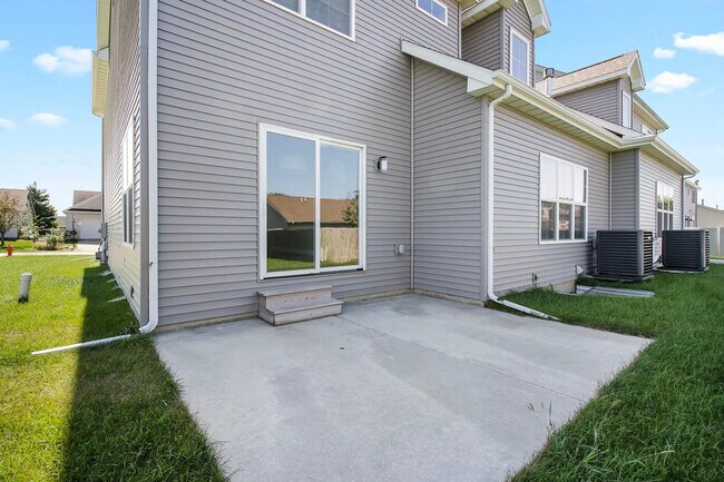 Building Photo - 1616 E Lexington Dr