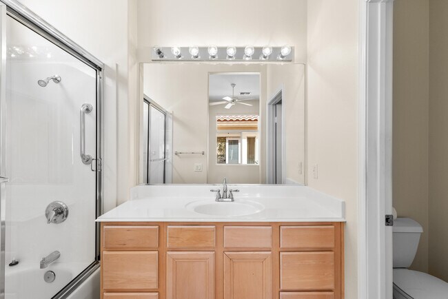 Building Photo - 78745 Platinum Dr