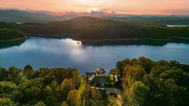 Building Photo - 725 Rocky Point Dr