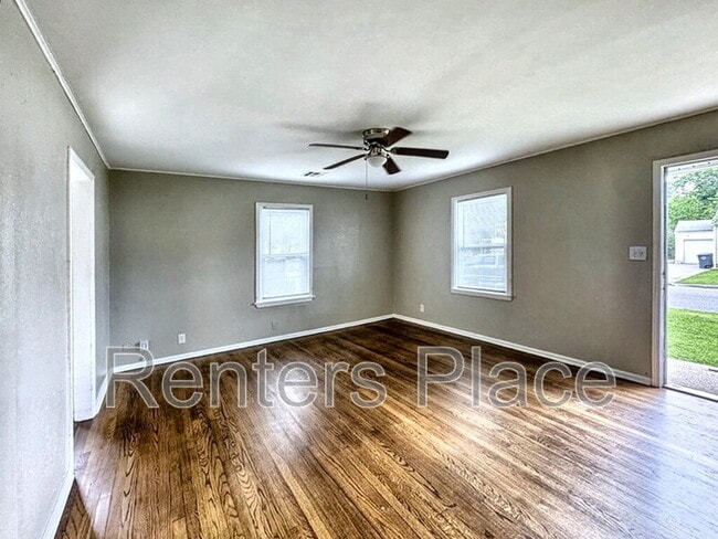 Building Photo - 228 S 70th E Ave