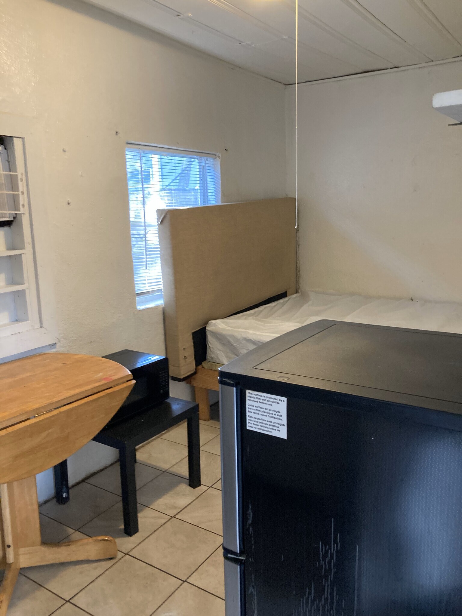 Building Photo - 2102 9th St W