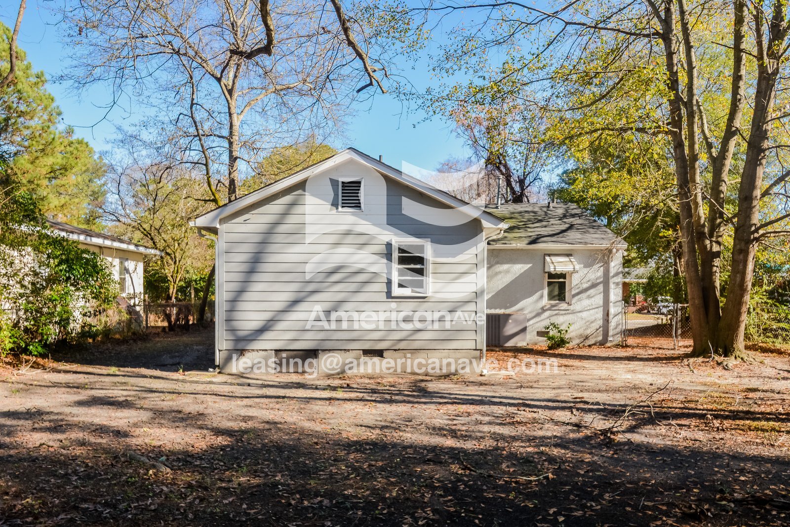 Building Photo - 1915 Armstrong St