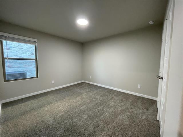 Building Photo - 521 Whispering Winds Trl