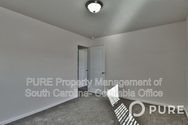 Building Photo - 161 Crimson Queen Dr