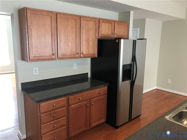 Building Photo - 1307 Village Views Dr
