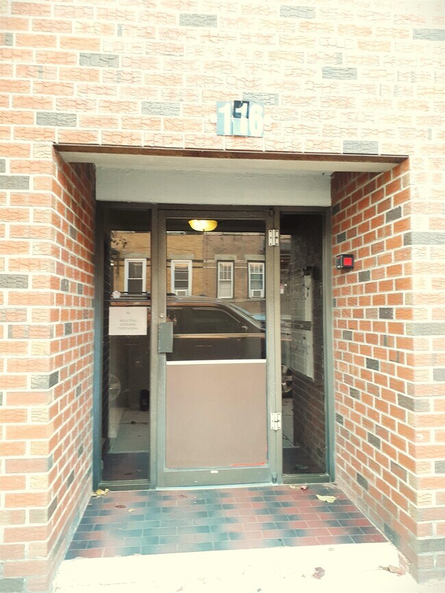 Building Photo - 116 71st St