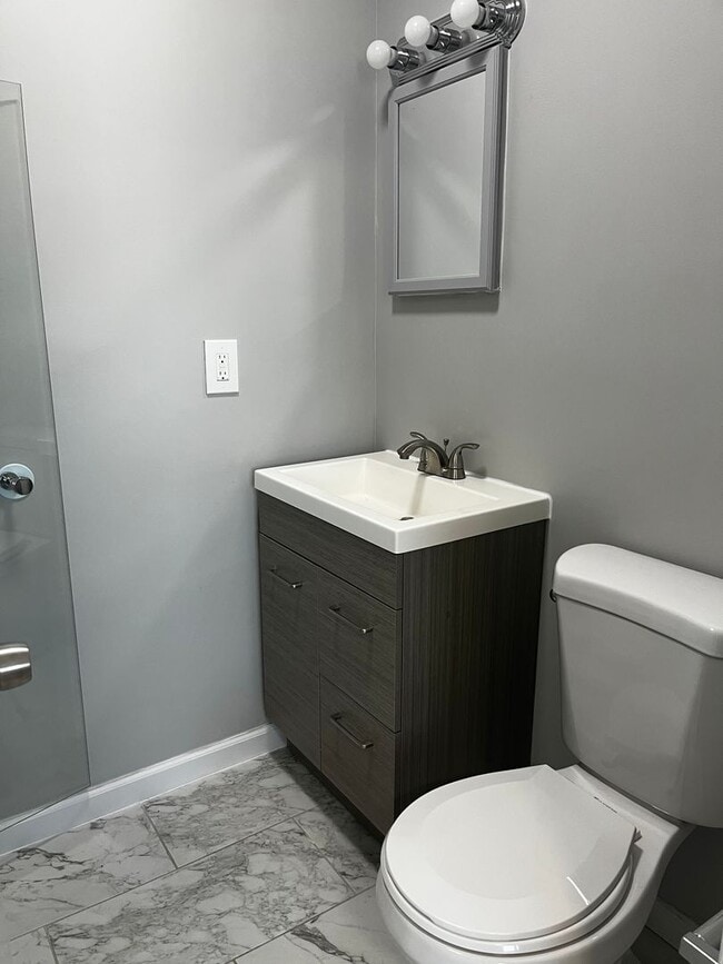 Interior Photo - 21 Davis Ave
