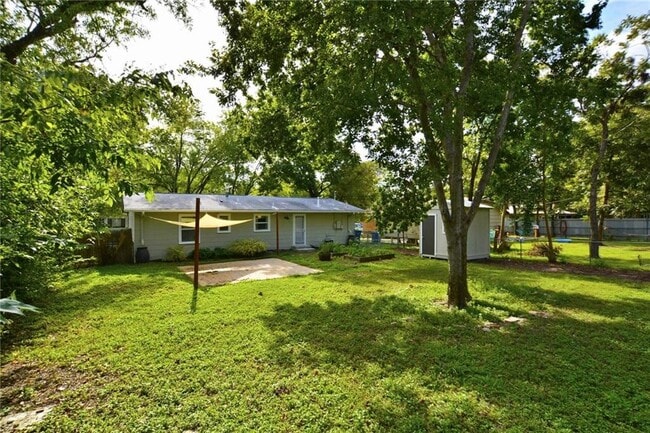 Building Photo - 1408 Broadmoor Dr