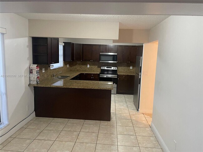 Building Photo - 2191 Bayberry Dr