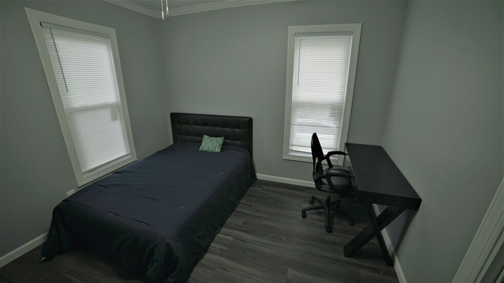 Building Photo - 121 Lexington Ave