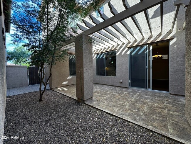 Building Photo - 837 W Village Pkwy