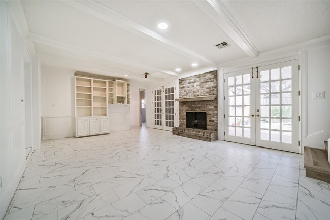 Building Photo - 15738 Fleetwood Oaks Dr