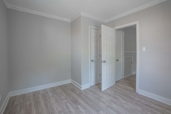 Building Photo - 1009 McEvers Rd