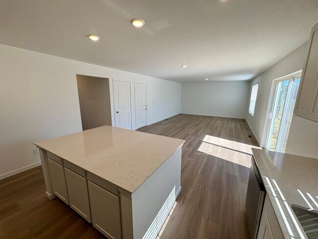 Building Photo - 4 Bed with Office, Brand New Home