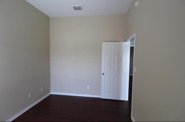 Building Photo - 2603 Jasmine Ln