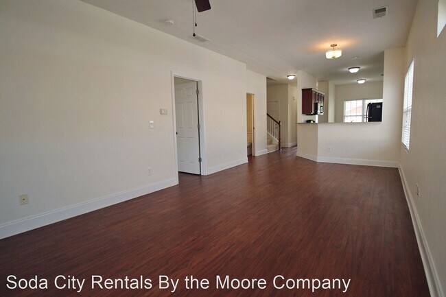 Building Photo - 2 br, 2.5 bath House - 119 Bonhomme Circle