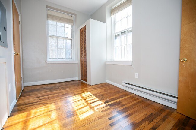 Building Photo - 1114 Spruce St