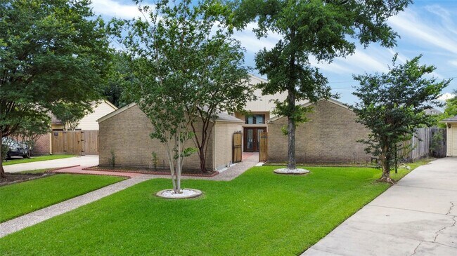 Building Photo - 2358 Binley Dr