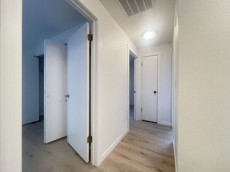 Building Photo - 2004 S Leadville Ave