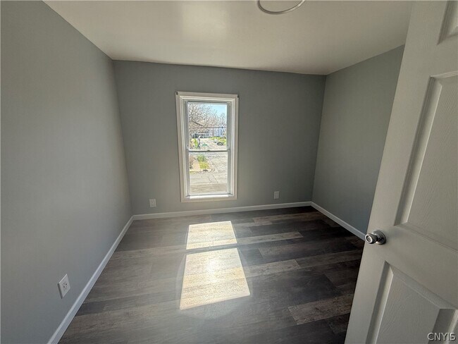 Building Photo - 417 Franklin St