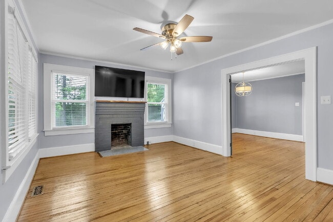 Building Photo - Cozy 2 Bed / 1 Bath Bungalow Near the Blue Ridge Mountains on Nearly 1 Acre $1,595/mo rent