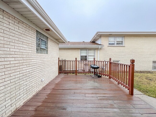 Building Photo - 4716 Thatcher Ave