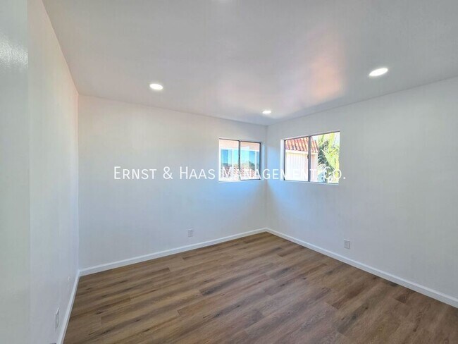 Building Photo - 4300 E 5th St