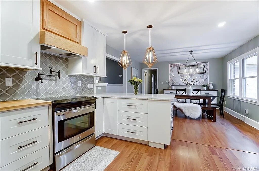 Building Photo - 10700 Forest Dr