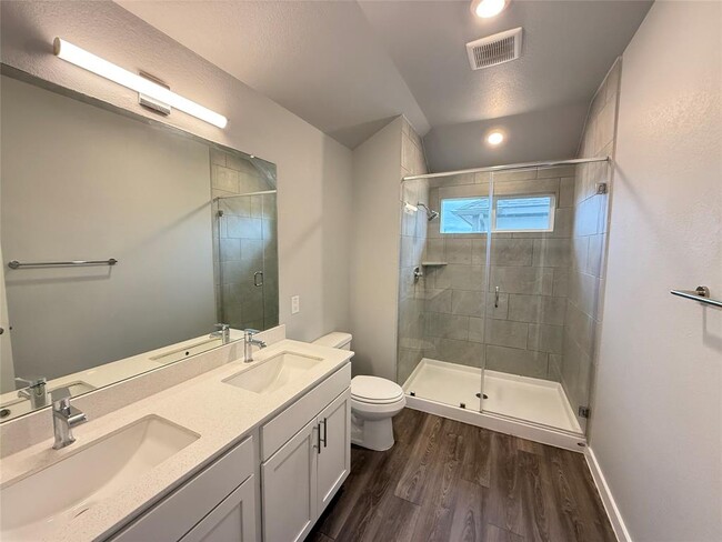 Building Photo - 52145223 Rocco Lakes Dr