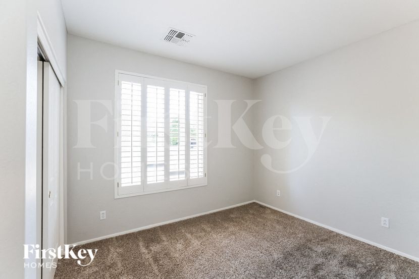 Building Photo - 15913 W Ventura St