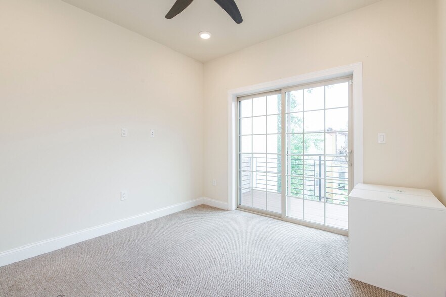 Building Photo - 1825 N Bouvier St