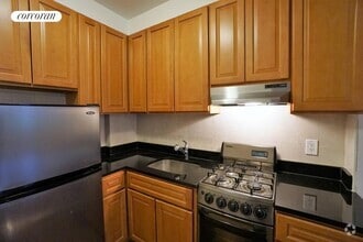 Building Photo - 486 E 74th St