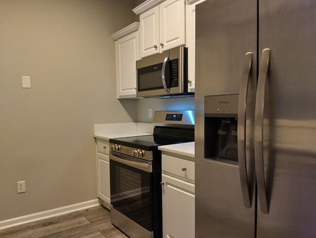 Building Photo - Condo in Braemar Creek! Available NOW!