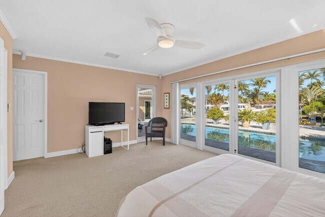 Building Photo - 2871 NE 26th Ct