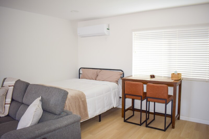 Building Photo - 4718 W Ave L 6