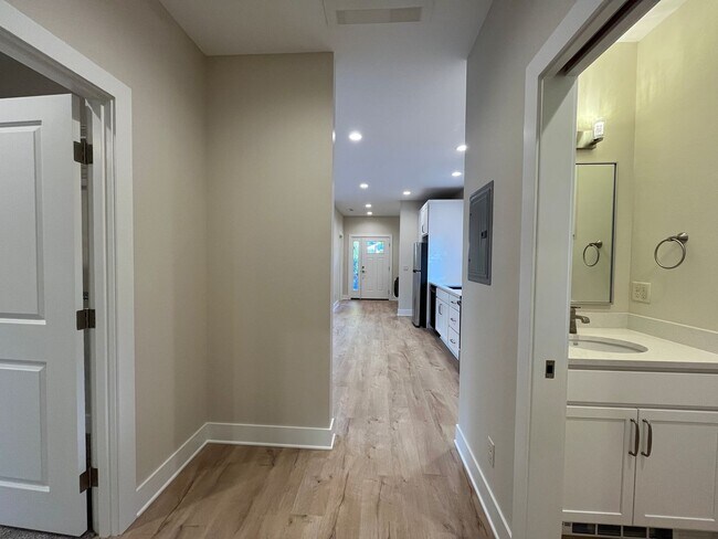 Building Photo - rdog