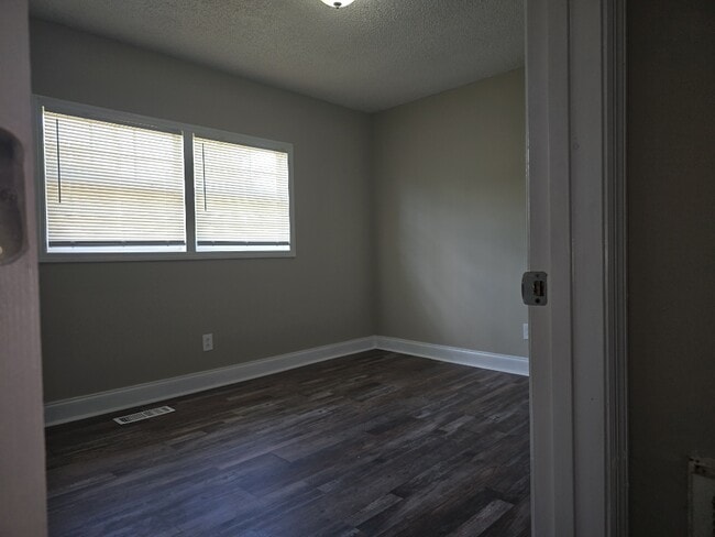 Building Photo - 2407 Medaris Rd NW
