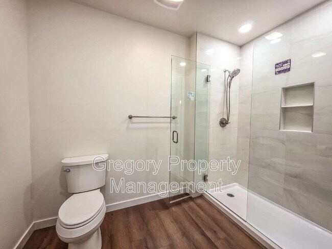 Building Photo - 12439 Totem Lake Way