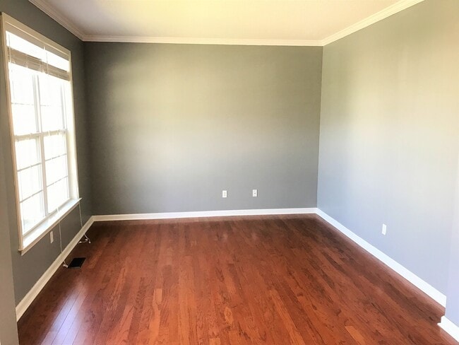 Building Photo - Great Family Home -  Fenced Backyard - Garage!