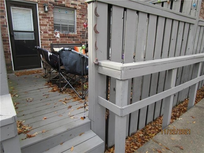 Building Photo - 1235 Riverside Dr